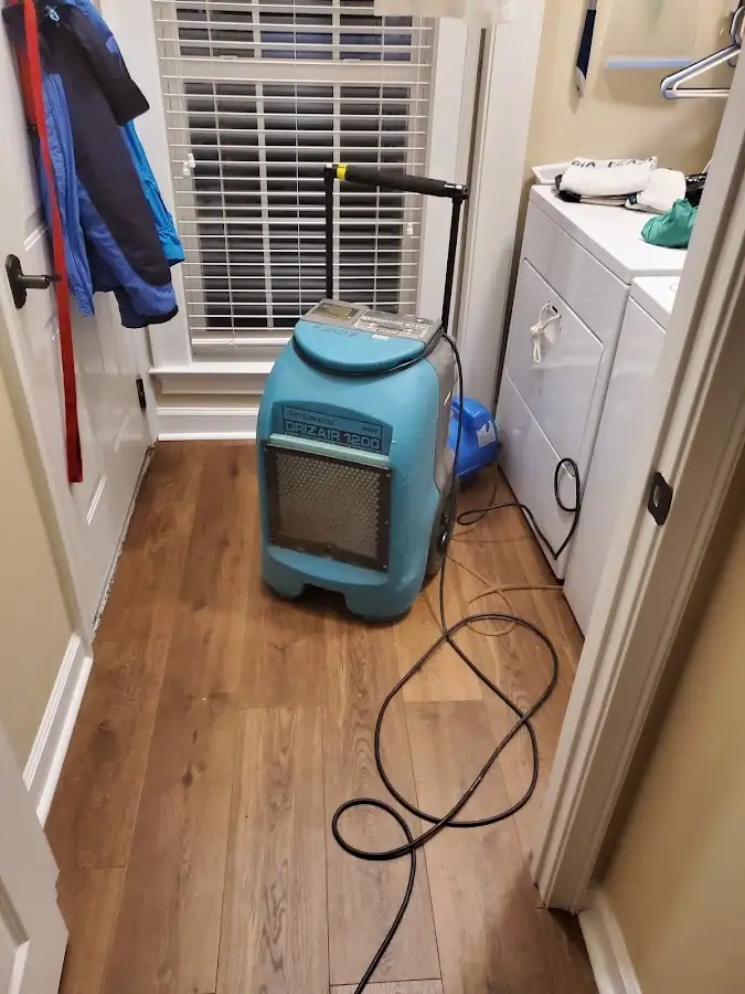 Commercial dehumidifier deployed for Crawl Space Restoration in Alexandria
